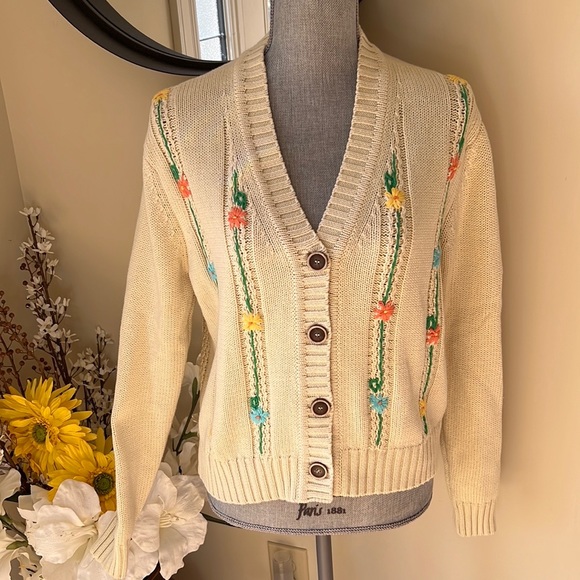 NWT By Together Wall Flower Cable Button Up Cardigan in Natural.  Size Small - Picture 6 of 7